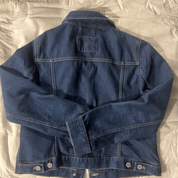 Banana Republic Trucker Denim Jacket/Dark Wash; 4 Pockets. Size Medium - Picture 6 of 10